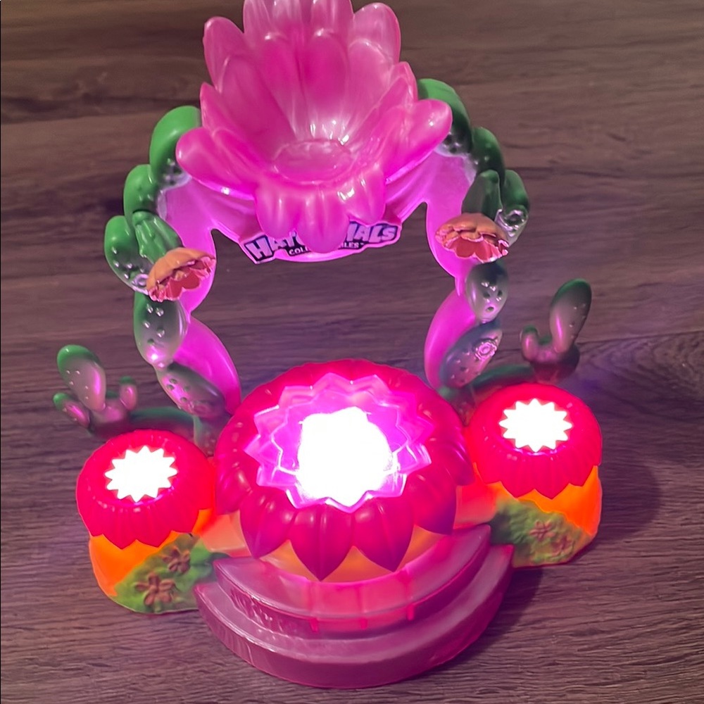 Hatchimals ColleGGtibles Shimmering Sand Talent Show Toy